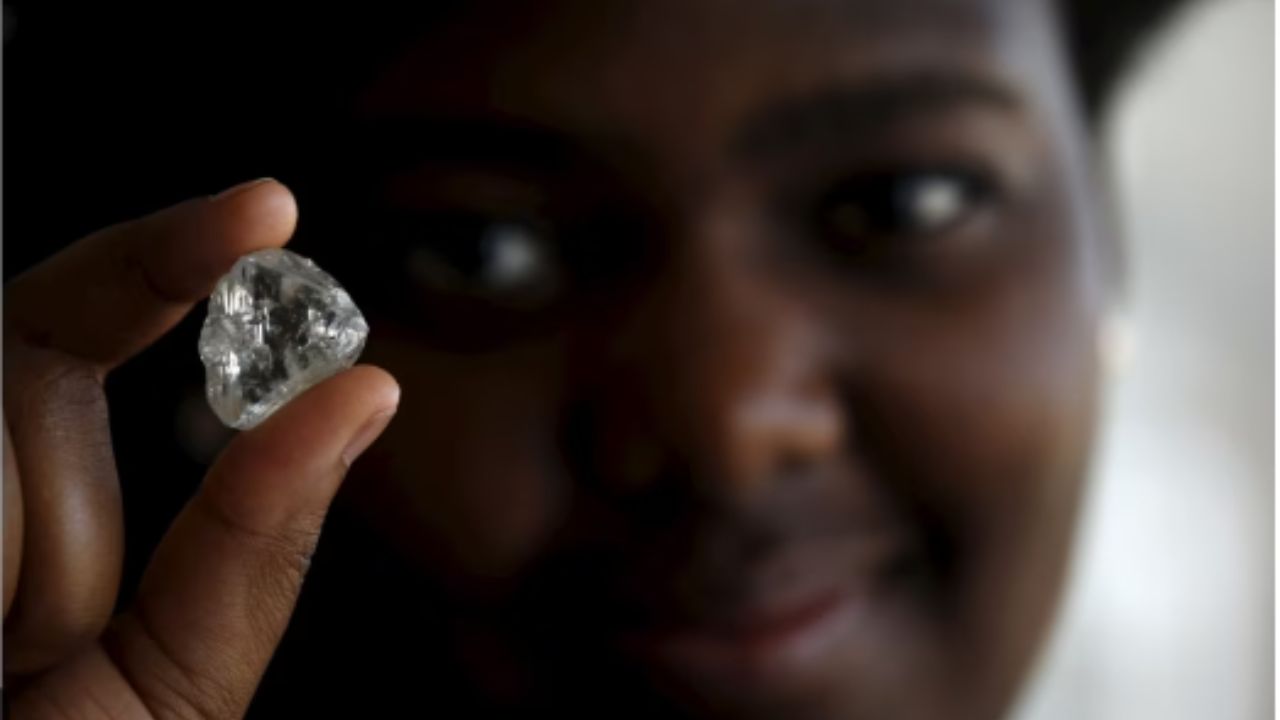Botswana's Longtime Diamond Deal With De Beers Under Threat