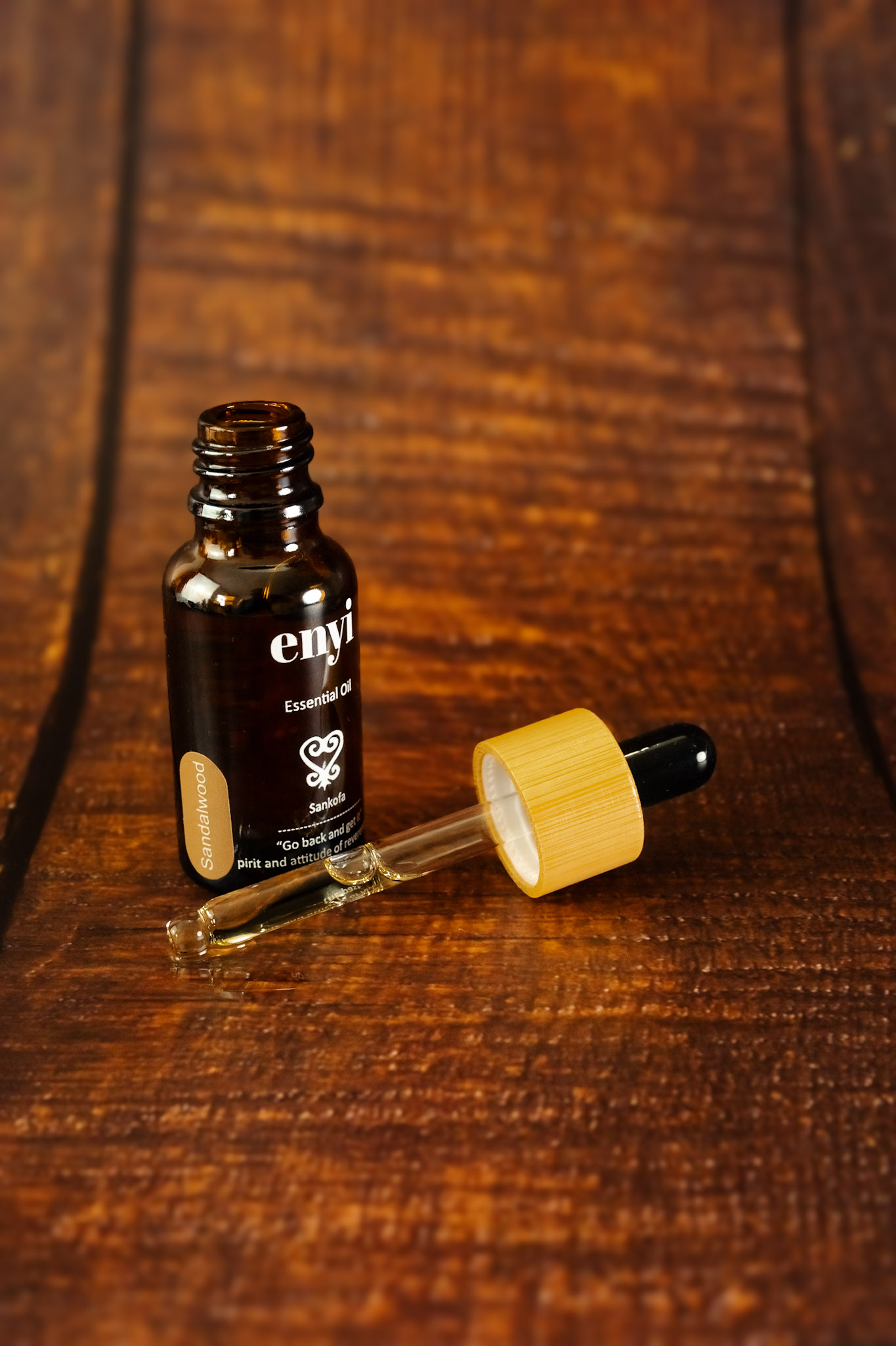 natural sandalwood oil